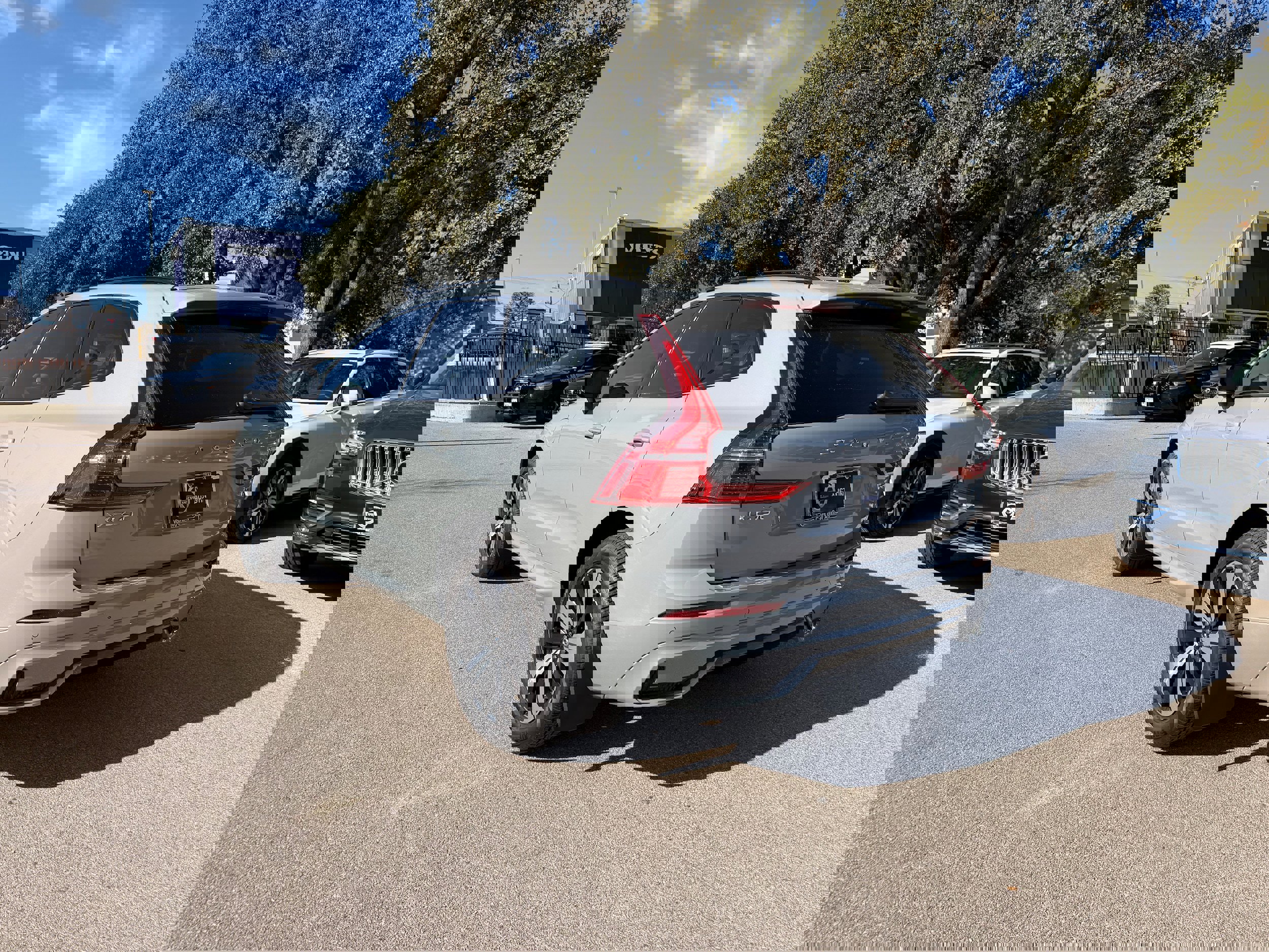 Used 2025 Volvo XC60 T8 Core w/ Protection Package Premier image 4