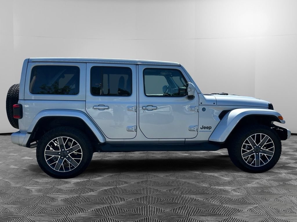 Used 2024 Jeep Wrangler High Altitude AWD/4WD image 4