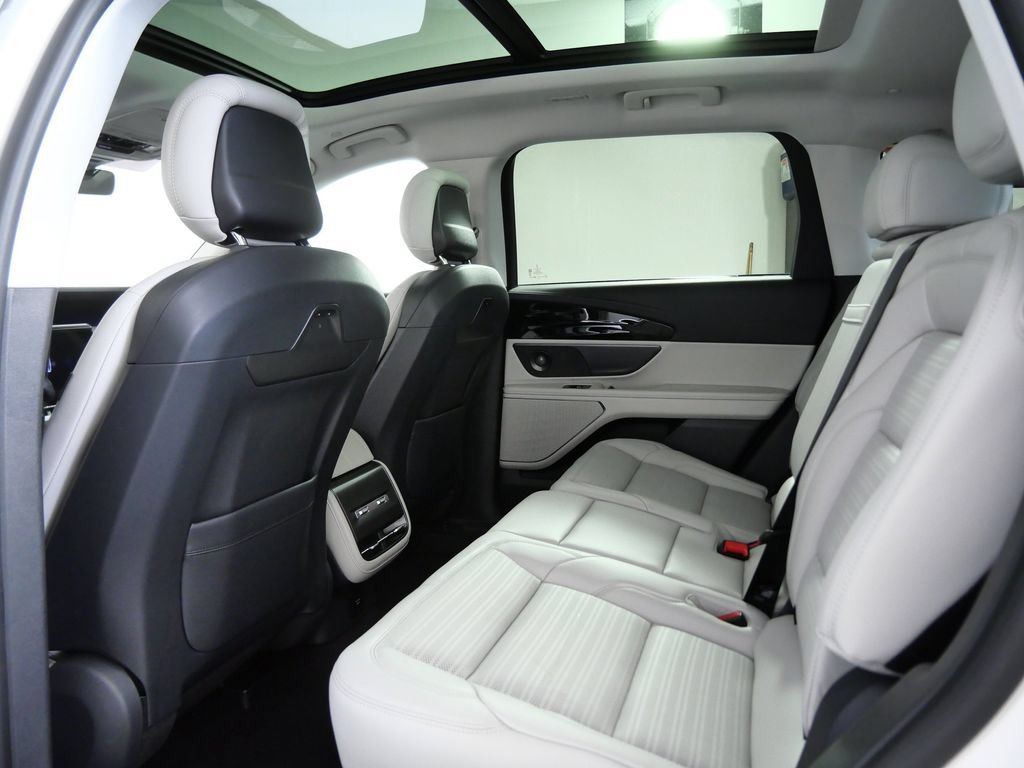 New 2026 Lincoln Nautilus Reserve w/ Jet Appearance Package AWD/4WD image 13
