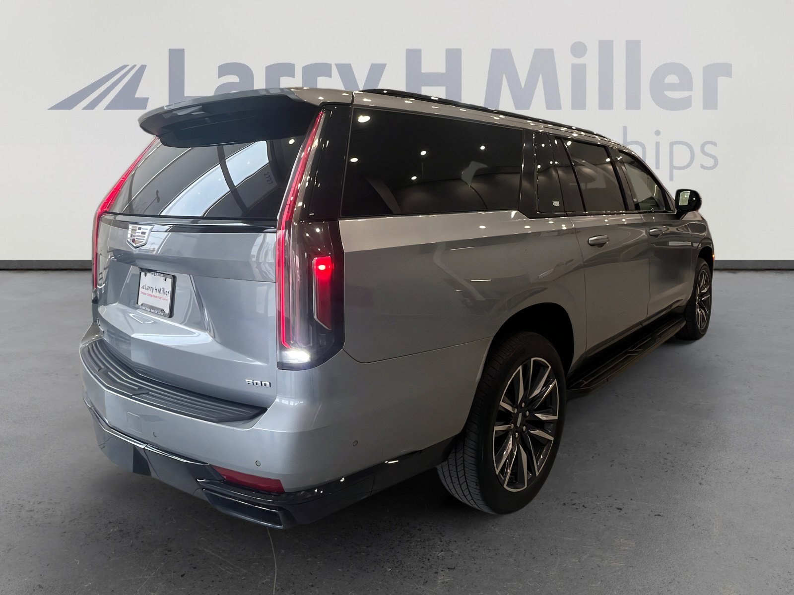 Used 2024 Cadillac Escalade ESV Sport image 5