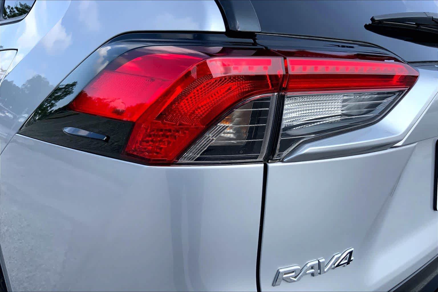Used 2023 Toyota RAV4 SE w/ Convenience Package AWD/4WD image 28