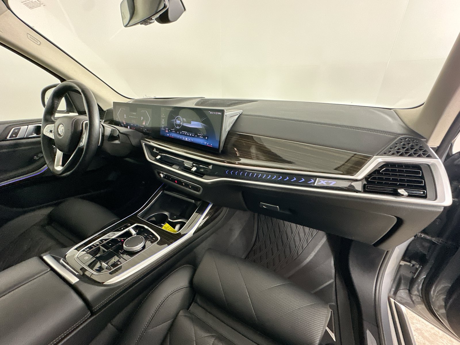 Used 2024 BMW X7 xDrive40i w/ Premium Package AWD/4WD image 45