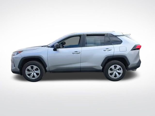 Used 2022 Toyota RAV4 LE image 3