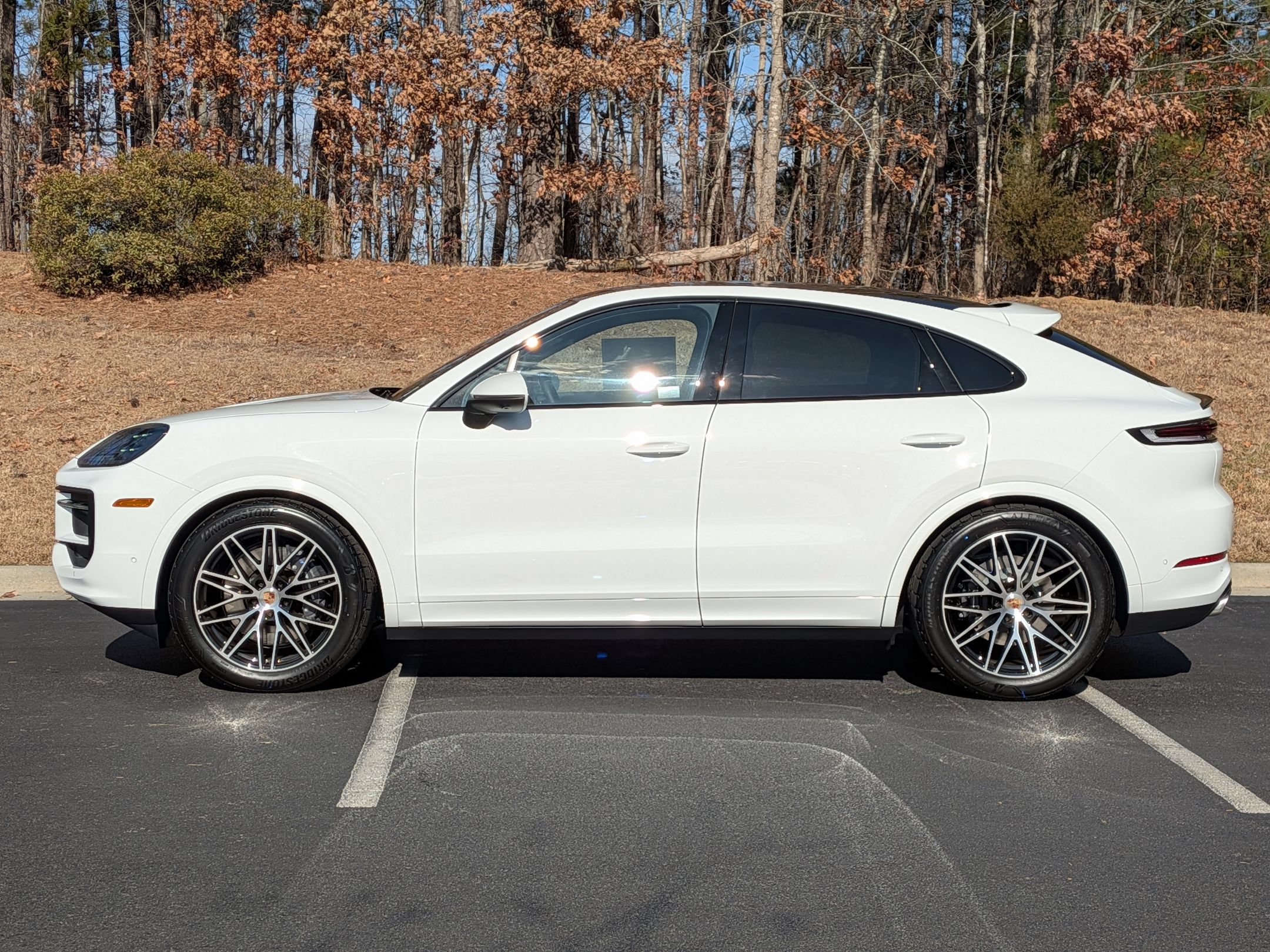 New 2026 Porsche Cayenne Coupe AWD/4WD image 2