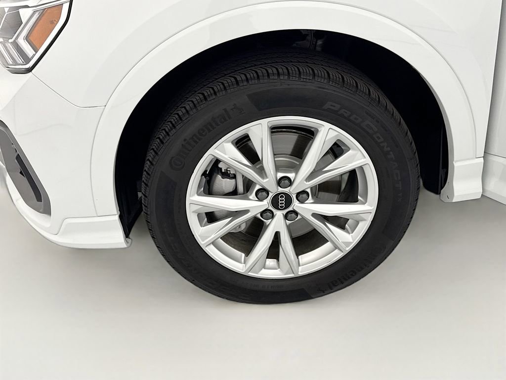 Certified 2025 Audi Q3 2.0T Premium image 28