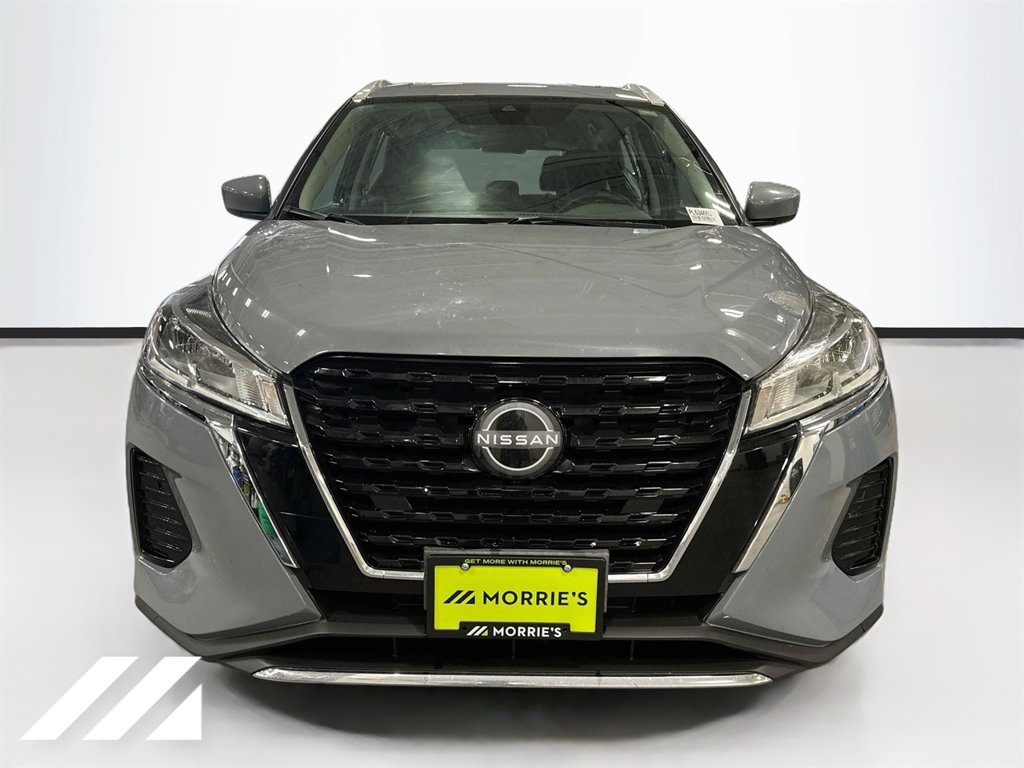 Used 2023 Nissan Kicks SV FWD image 2