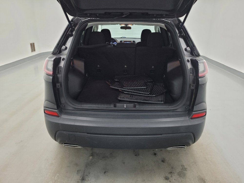 Used 2019 Jeep Cherokee Latitude w/ Cold Weather Group AWD/4WD image 29