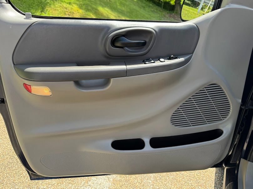 Used 2002 Ford F150 XL RWD image 6