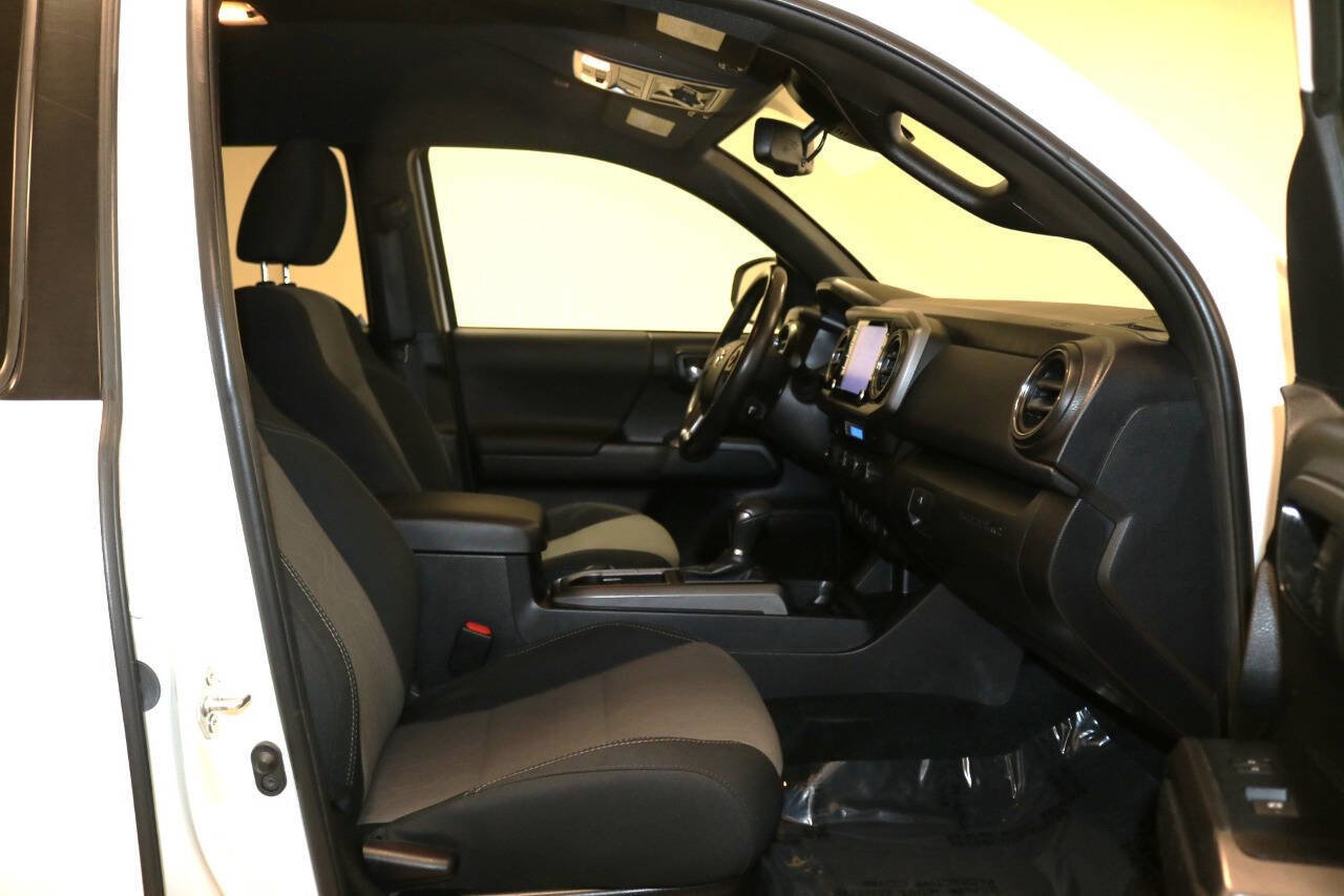 Used 2022 Toyota Tacoma TRD Off-Road image 20