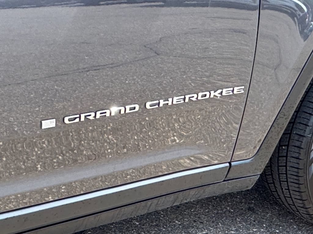 Used 2021 Jeep Grand Cherokee L Limited AWD/4WD image 37