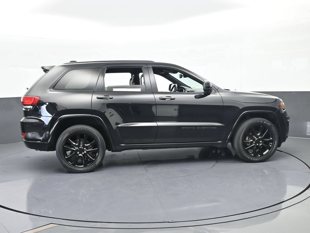 Used 2020 Jeep Grand Cherokee Altitude RWD image 7