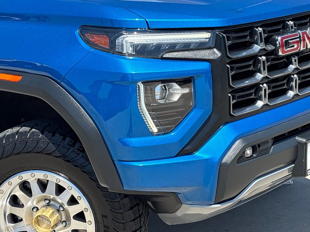 Used 2023 GMC Canyon AT4 w/ AT4 Premium Package image 9