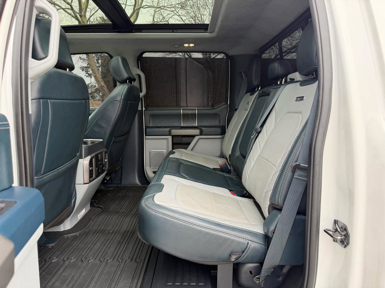 Used 2022 Ford F350 Limited image 39