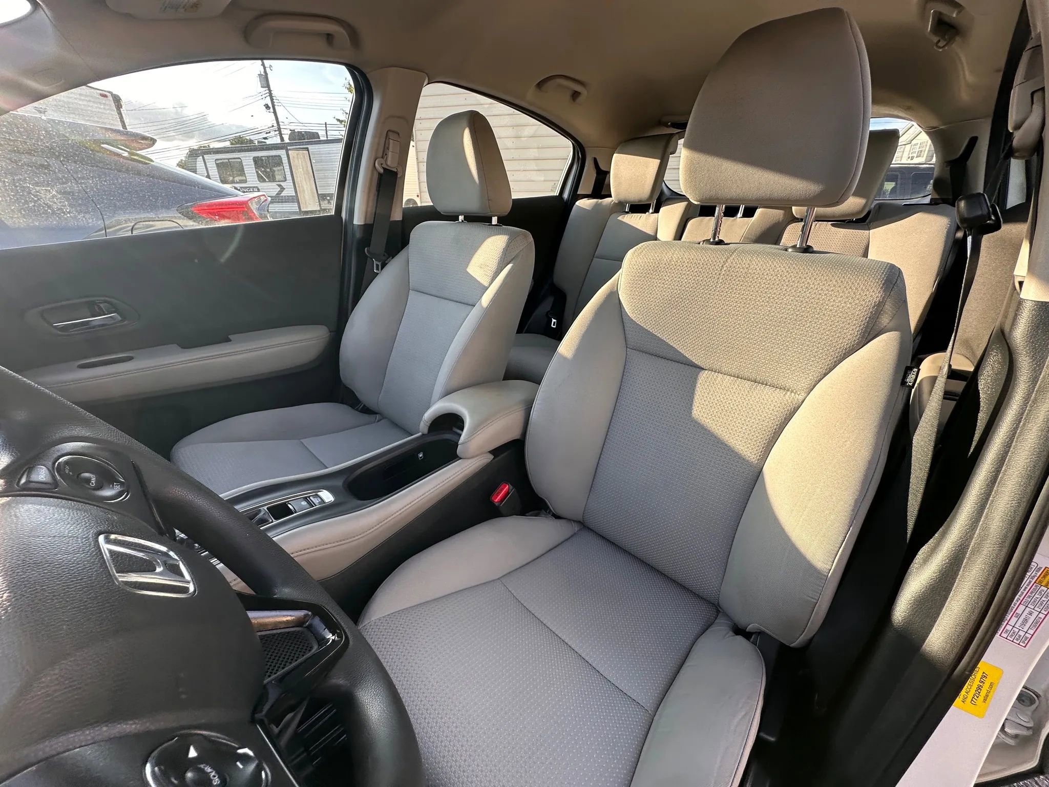 Used 2022 Honda HR-V LX image 9