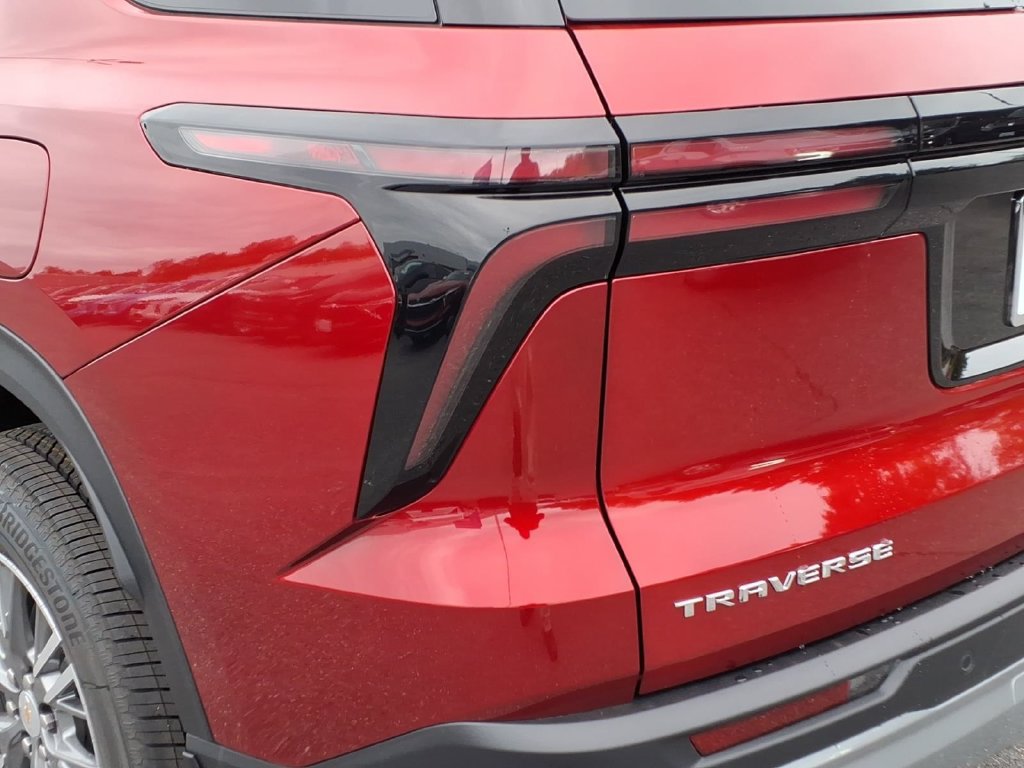 New 2027 Chevrolet Traverse LT FWD image 9