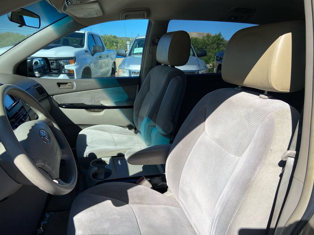 Used 2004 Toyota Sienna LE w/ LE Pkg 12 AWD/4WD image 23