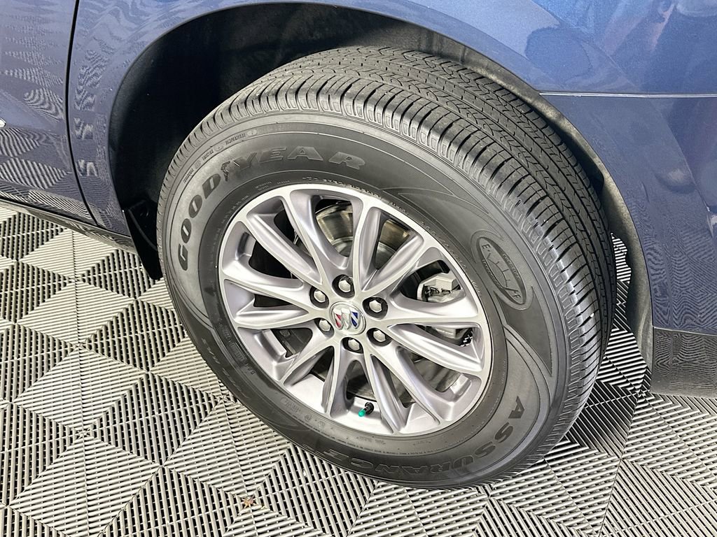 Used 2023 Buick Enclave Essence image 37