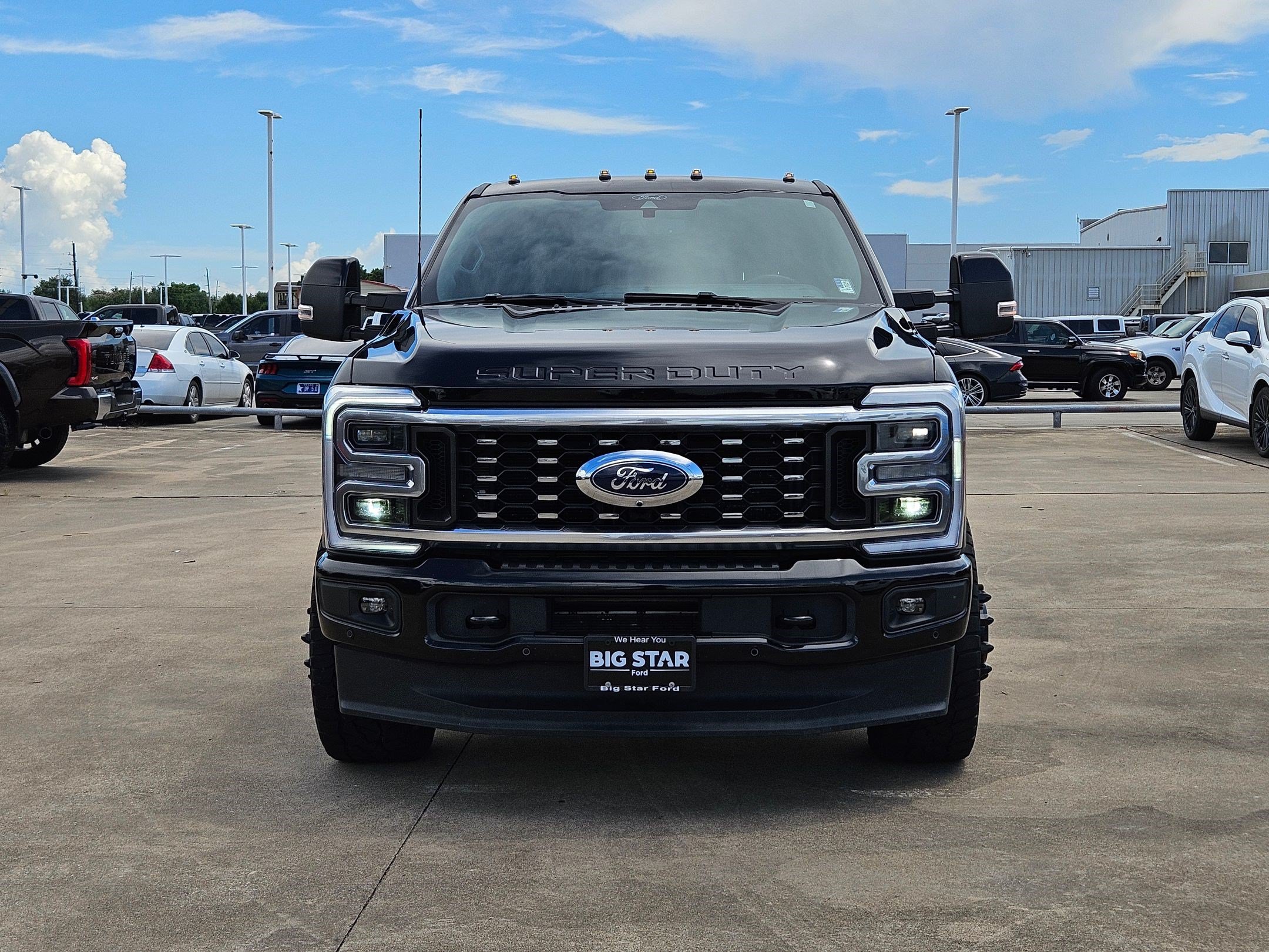Used 2025 Ford F350 Platinum AWD/4WD image 9