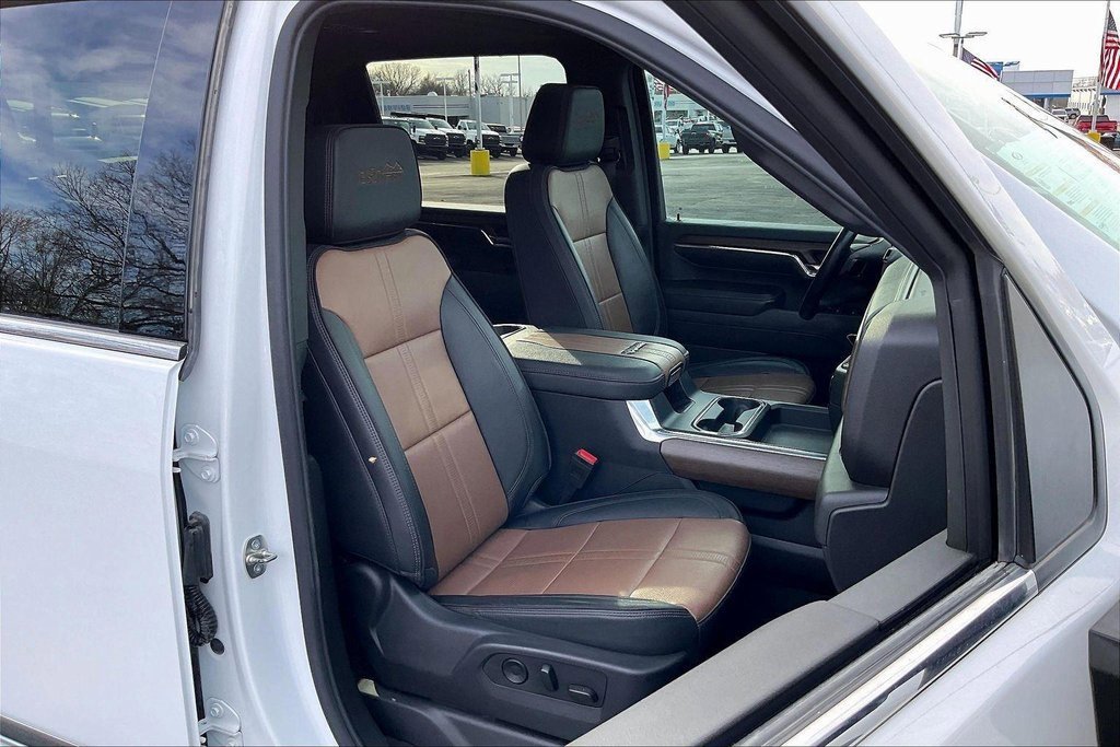 Used 2024 Chevrolet Silverado 3500 High Country w/ Technology Package image 20