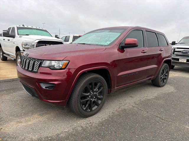 Used 2020 Jeep Grand Cherokee Altitude image 2