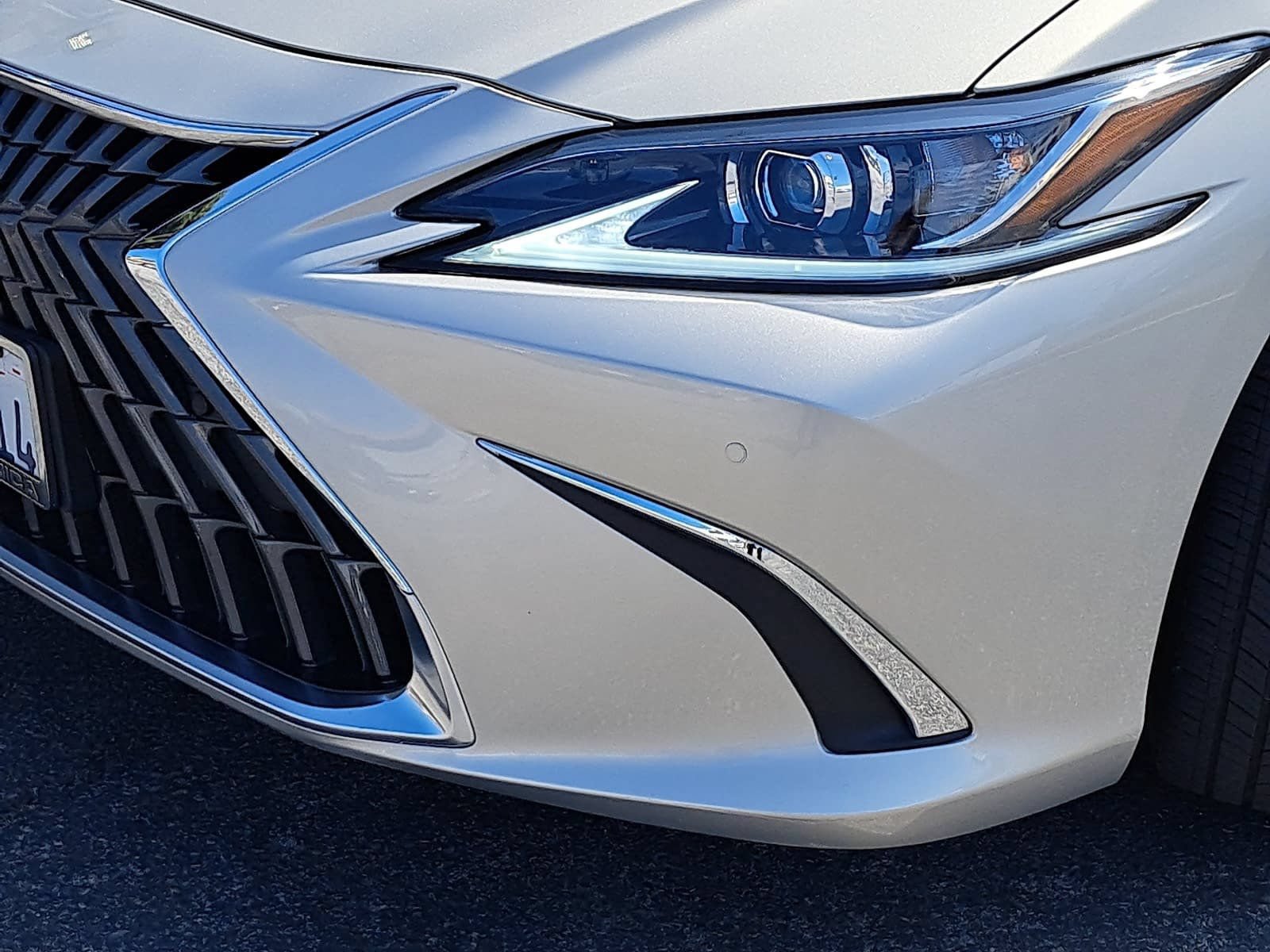 Used 2024 Lexus ES 300h w/ Premium Package FWD image 33