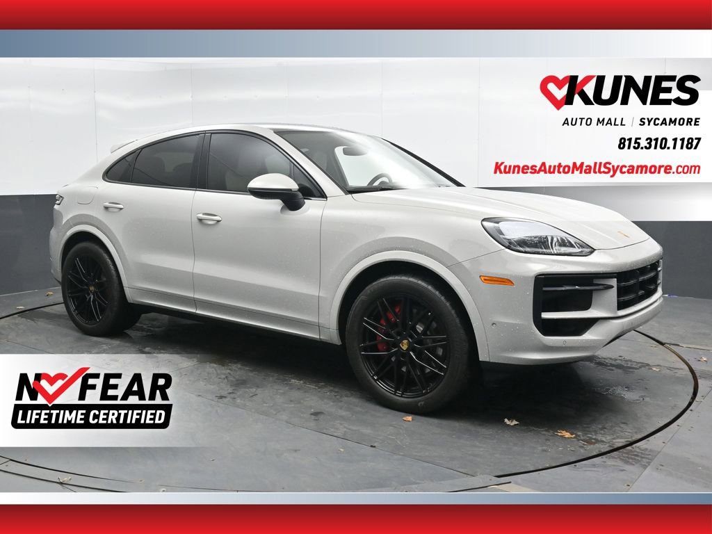Used 2024 Porsche Cayenne S image 1