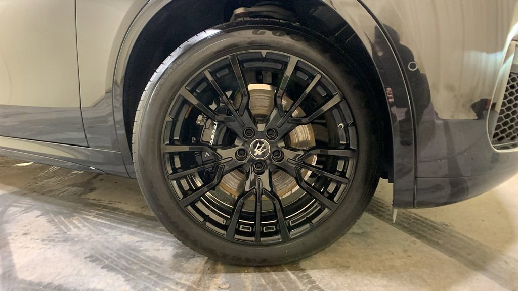 Used 2025 Maserati Grecale Modena image 9