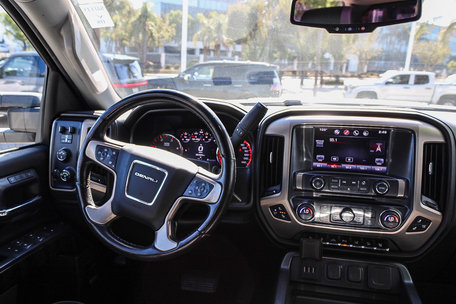 Used 2015 GMC Sierra 2500 Denali w/ Duramax Plus Package AWD/4WD image 15