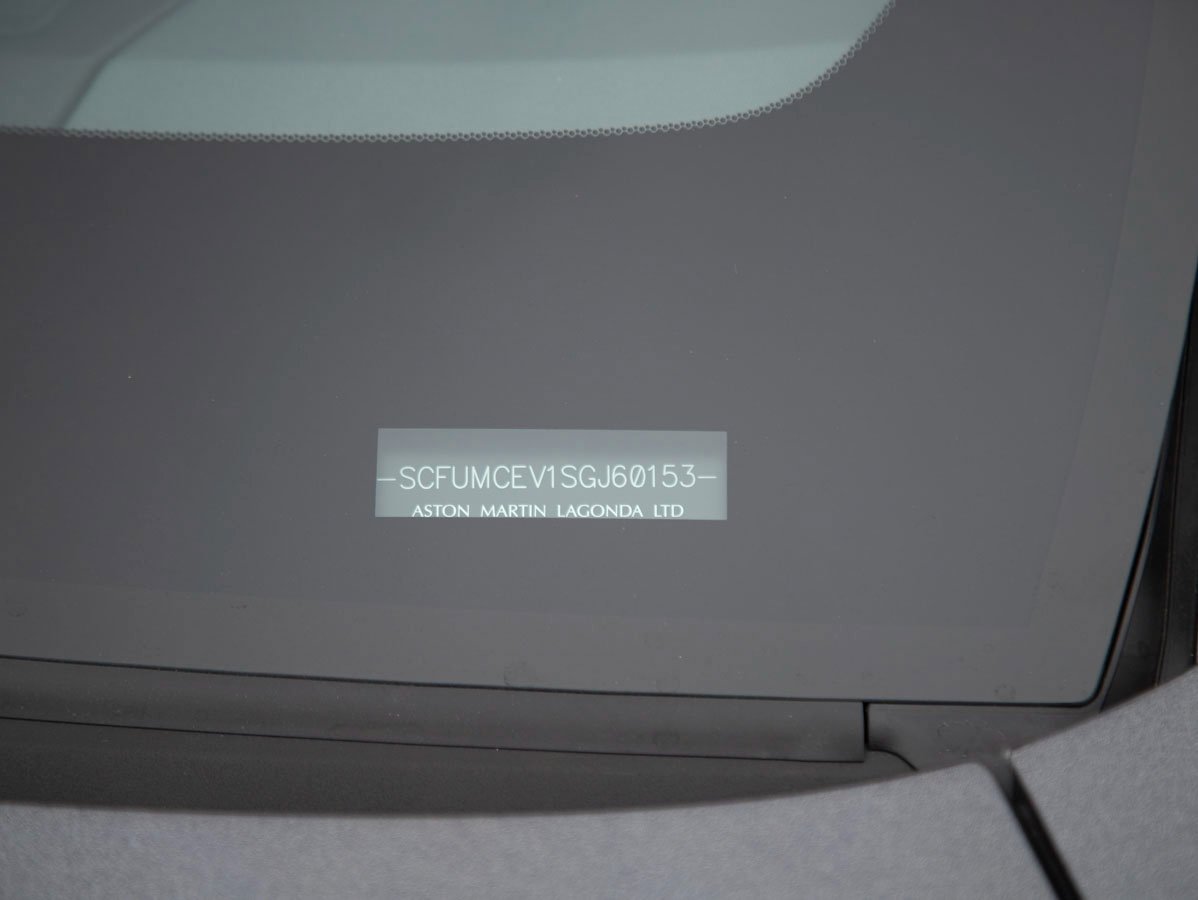 Used 2025 Aston Martin Vanquish image 27