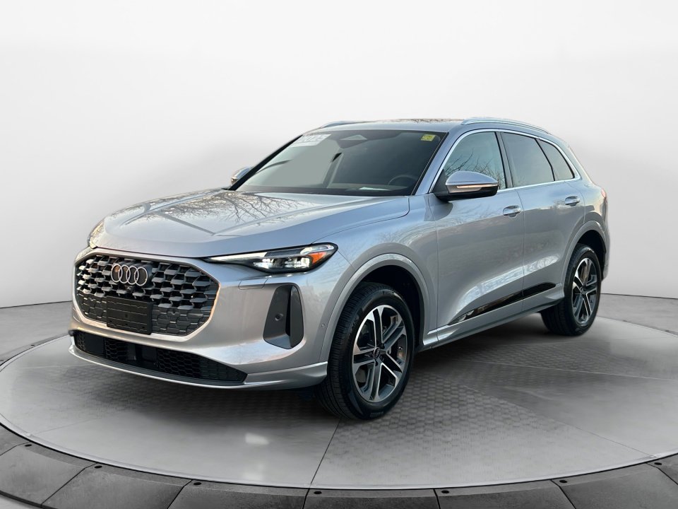 Used 2025 Audi Q5 Premium Plus w/ Premium Plus image 3