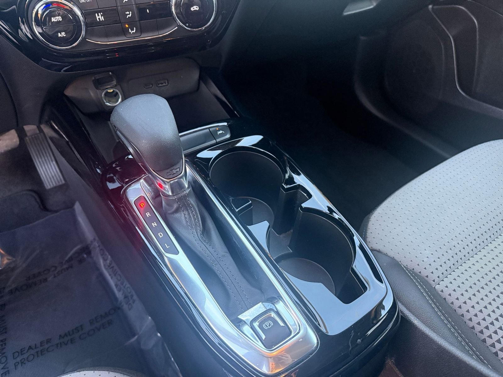 Used 2025 Chevrolet Trax LT image 40