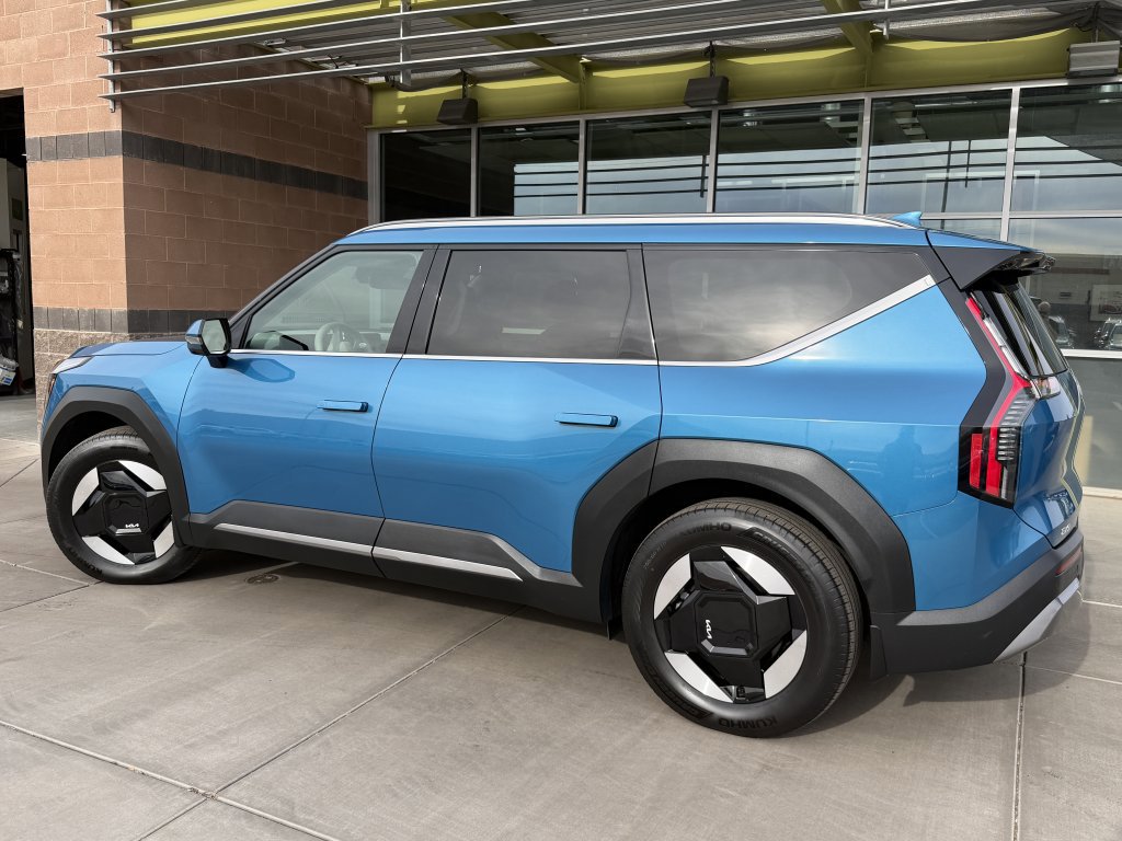 Used 2024 Kia EV9 Wind AWD/4WD image 5