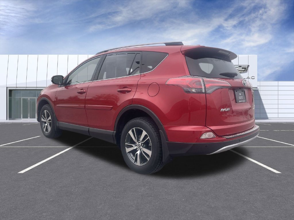 Used 2017 Toyota RAV4 XLE AWD/4WD image 6