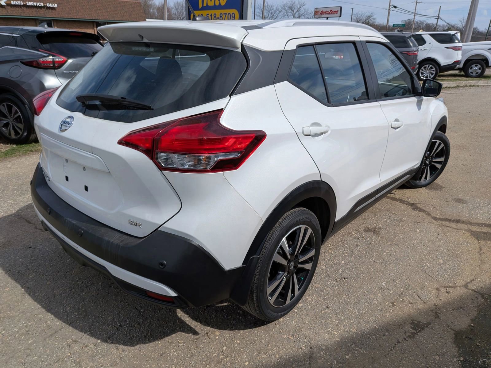 Used 2020 Nissan Kicks SR w/ SR Premium Package image 6