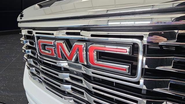 Used 2023 GMC Sierra 1500 Denali w/ Denali Reserve Package AWD/4WD image 41