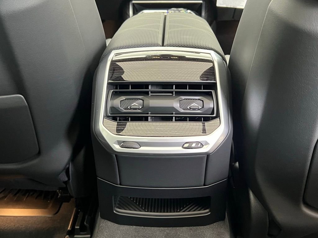 New 2026 BMW 740i image 10