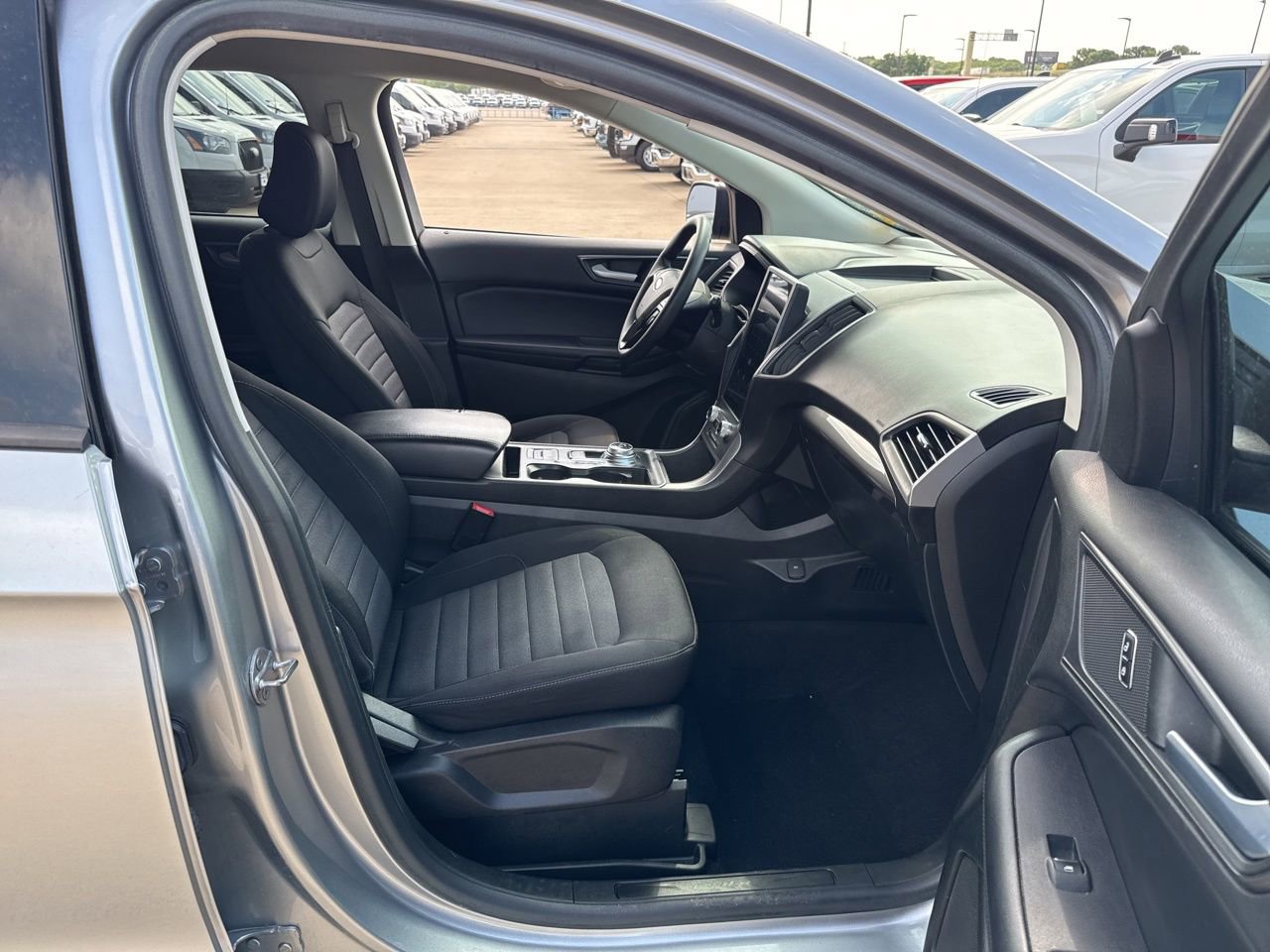 Used 2022 Ford Edge SE image 14