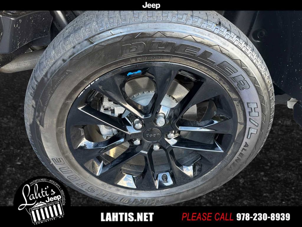 Certified 2022 Jeep Wrangler Unlimited Sahara w/ Cold Weather Group image 9