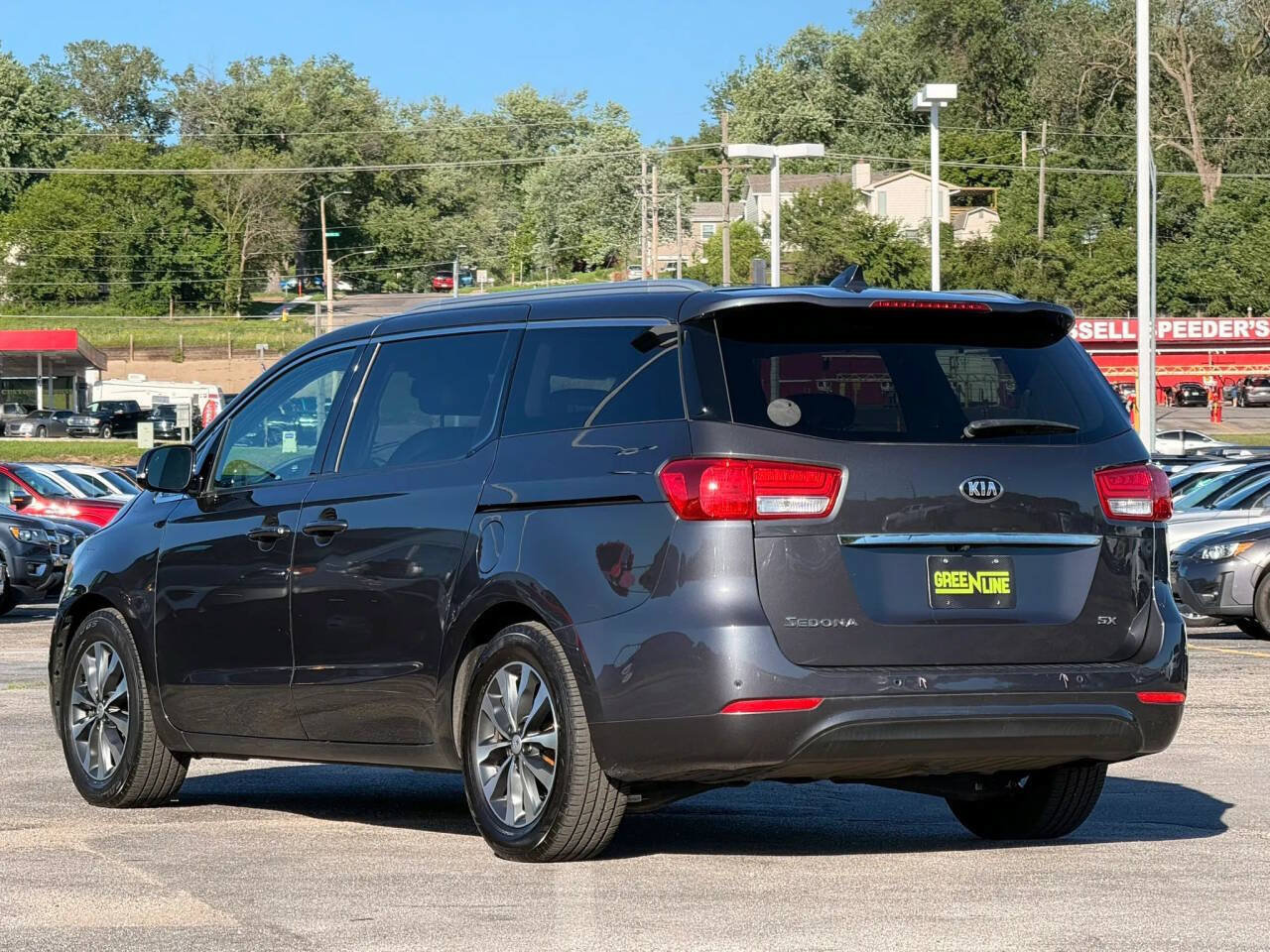 Used 2018 Kia Sedona SX FWD image 2