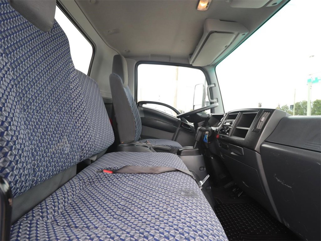 Used 2024 Isuzu NPR image 9
