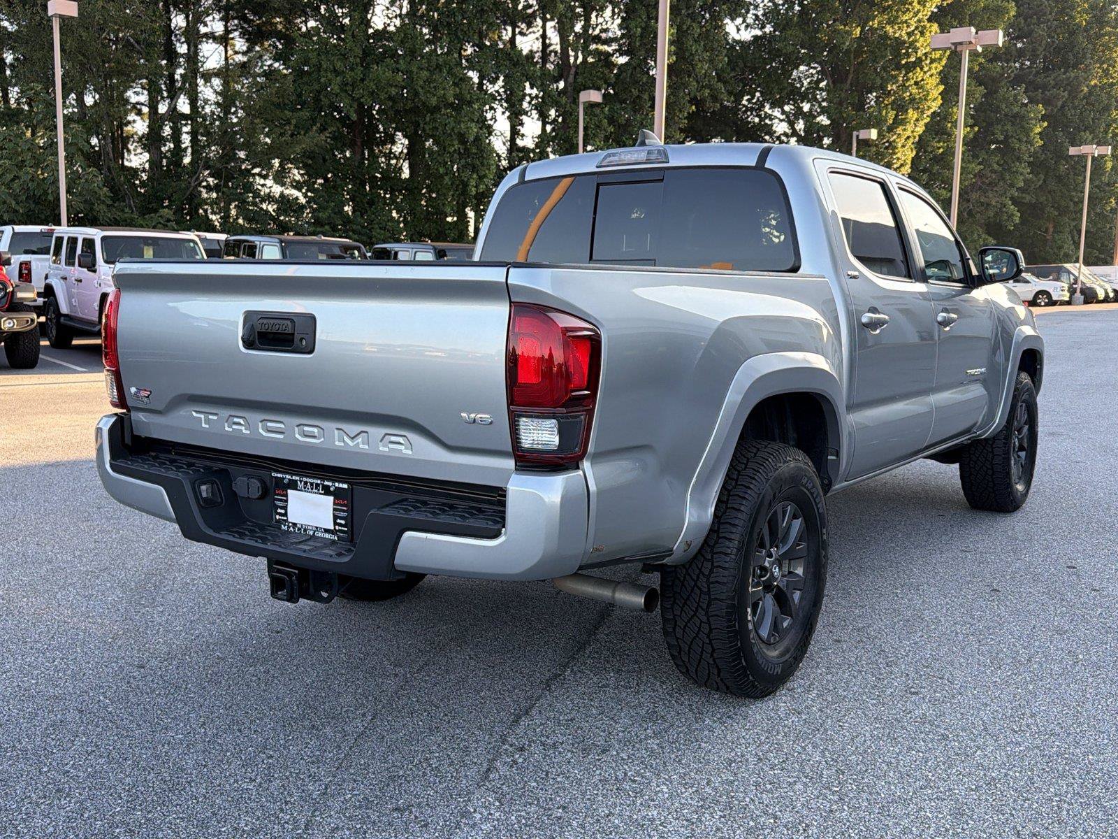 Used 2022 Toyota Tacoma SR5 w/ Technology Package RWD image 5
