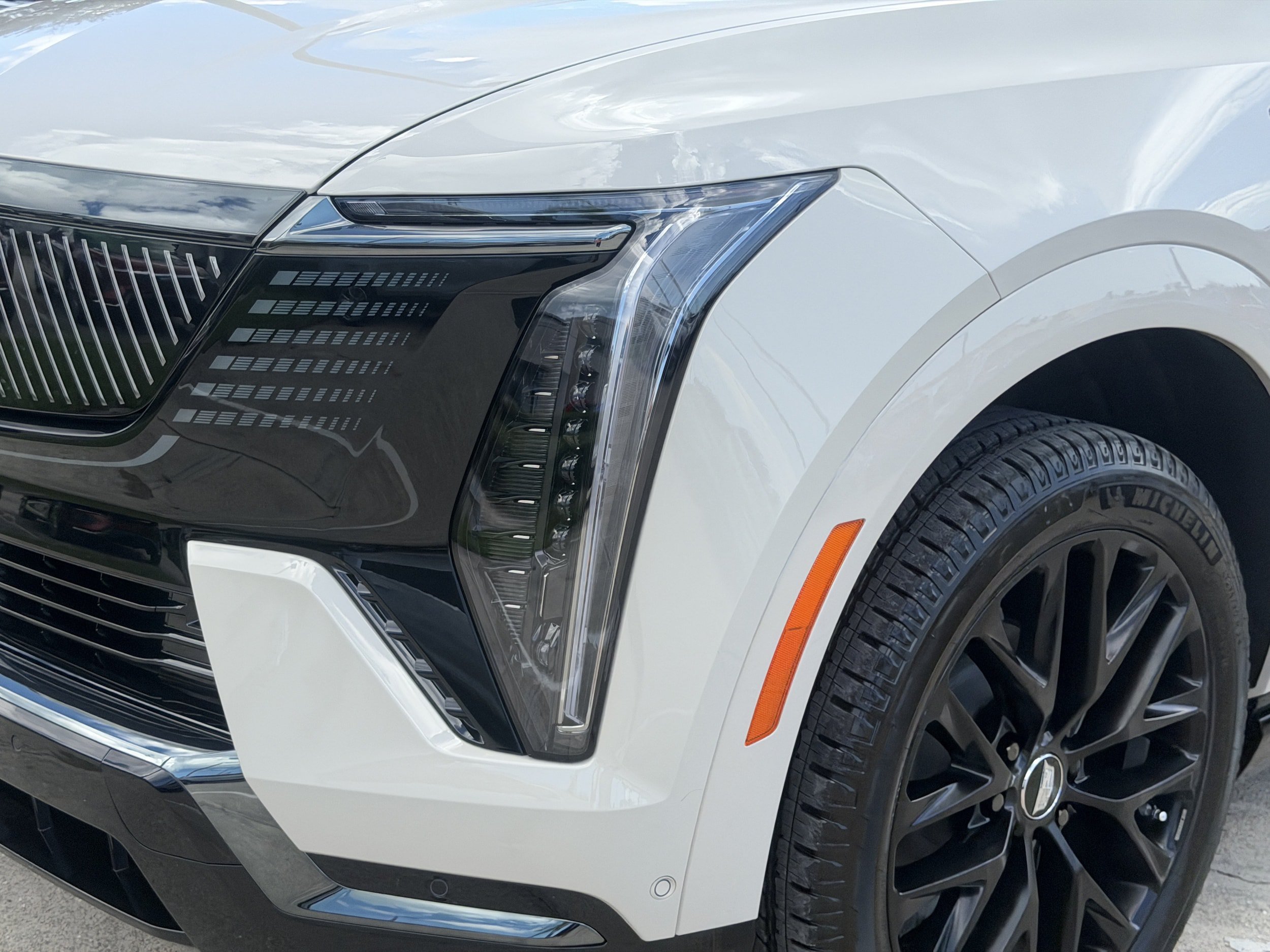 New 2026 Cadillac Escalade IQL Sport 2 w/ LPO, ONYX Package AWD/4WD image 8