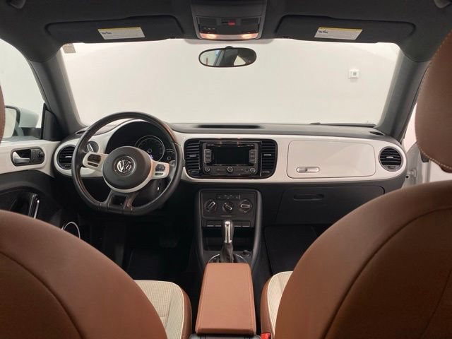 Used 2015 Volkswagen Beetle 1.8T Classic FWD image 29