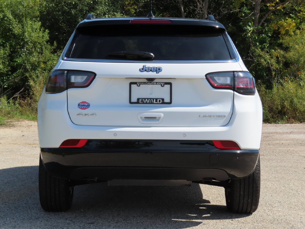 Used 2025 Jeep Compass Limited w/ Elite Group AWD/4WD image 5