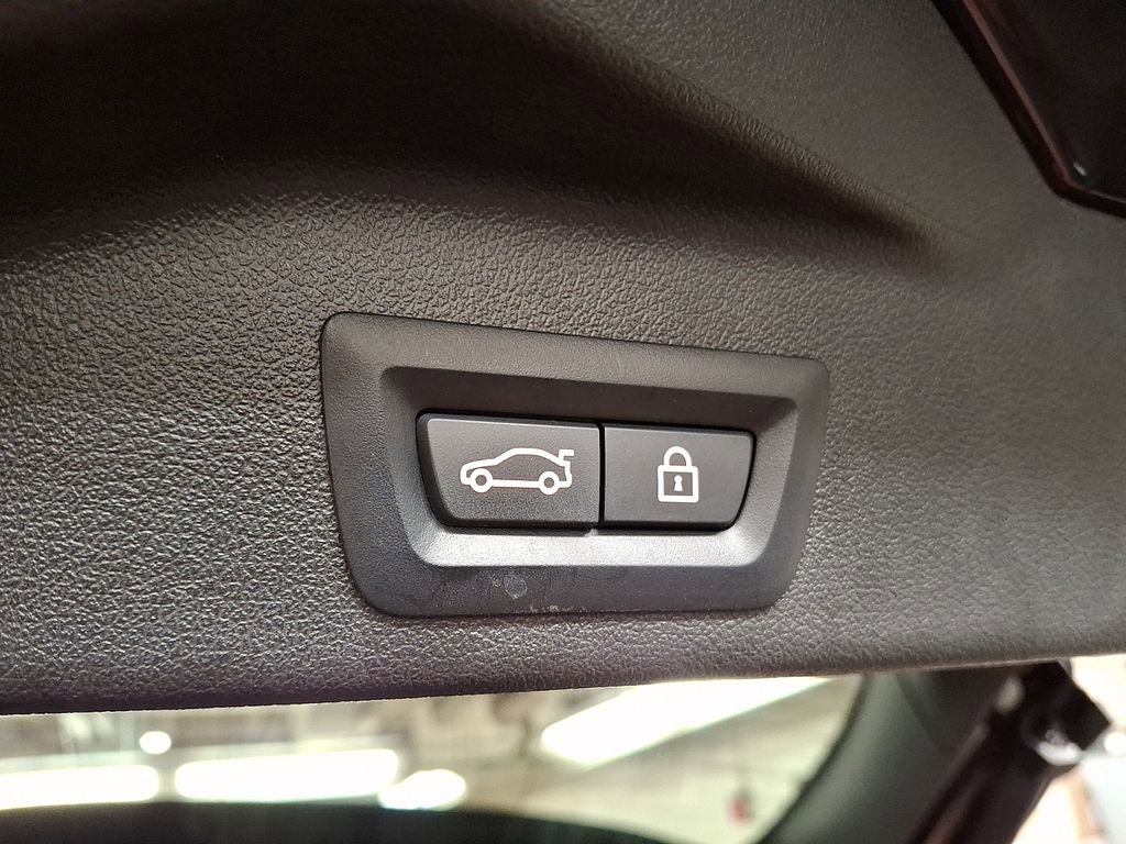 Used 2023 BMW X5 xDrive40i w/ Premium Package AWD/4WD image 29
