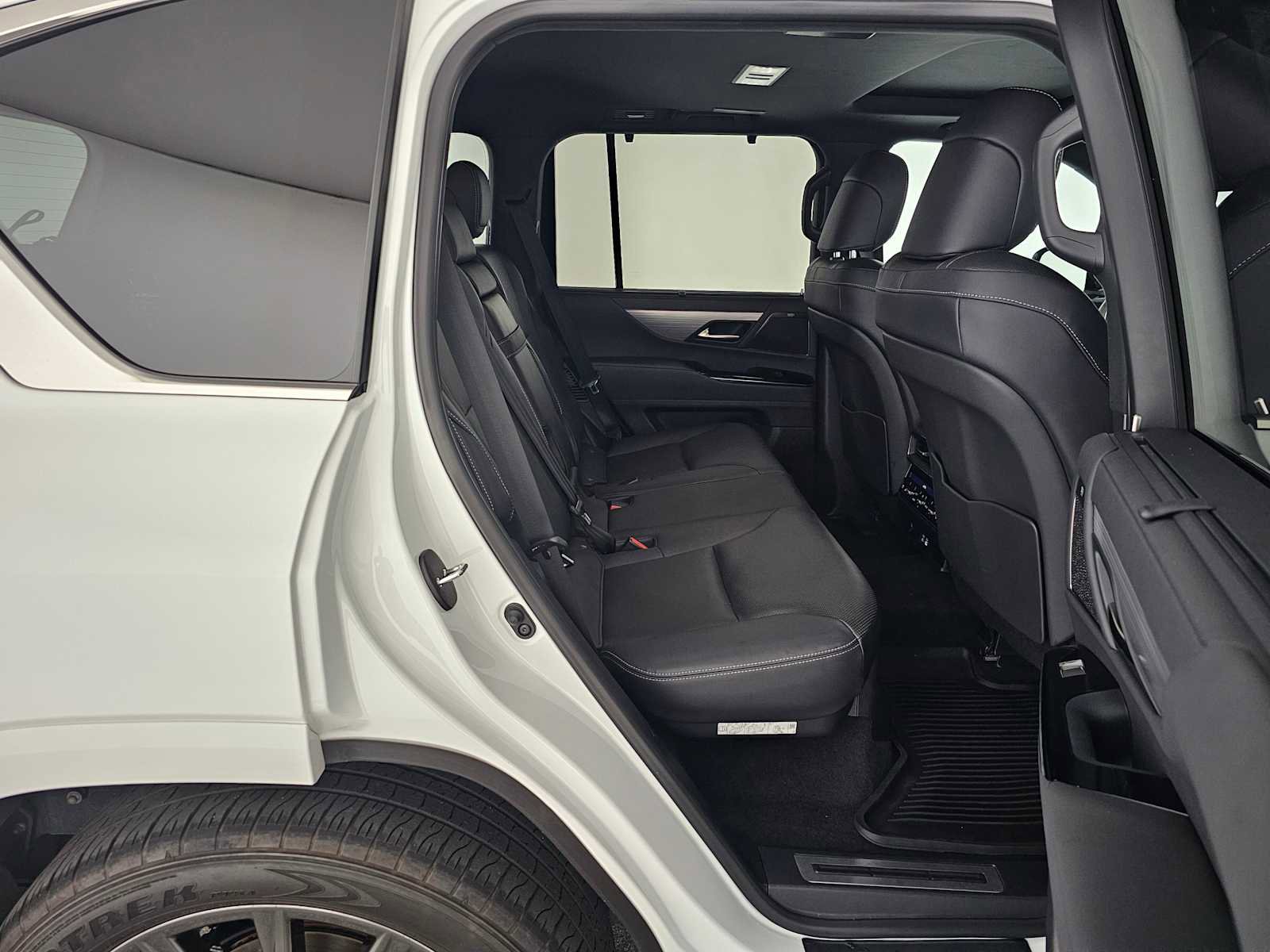 Used 2023 Lexus LX 600 F Sport w/ Accessory Package (Z1) image 12