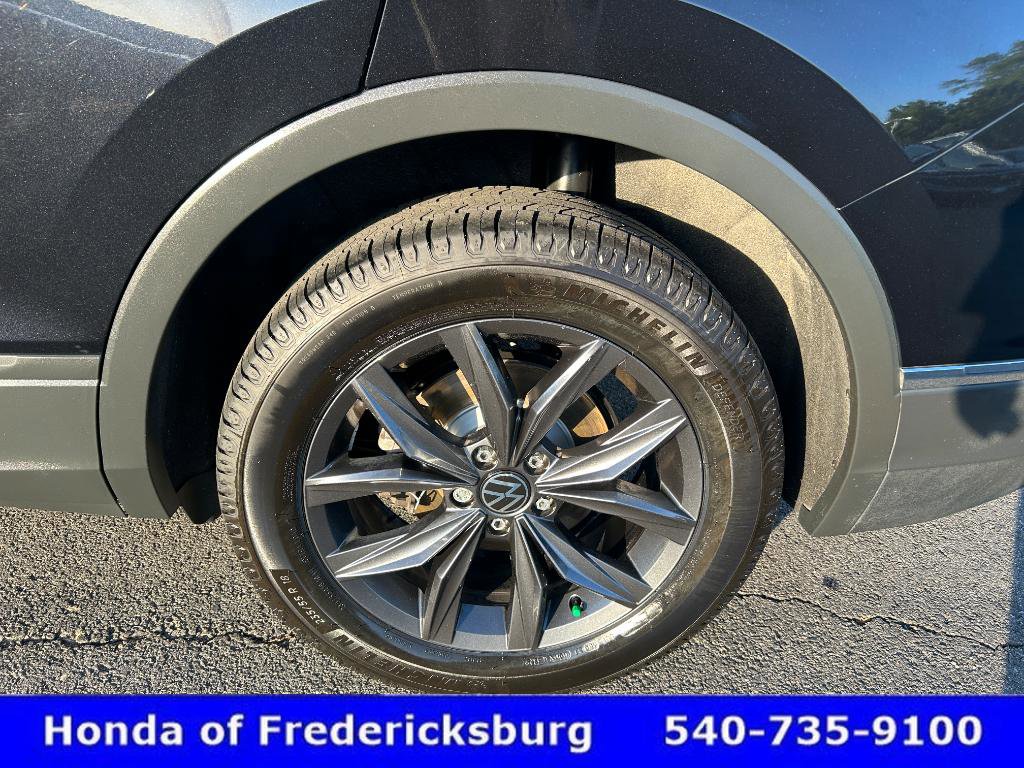 Used 2022 Volkswagen Tiguan SE FWD image 32