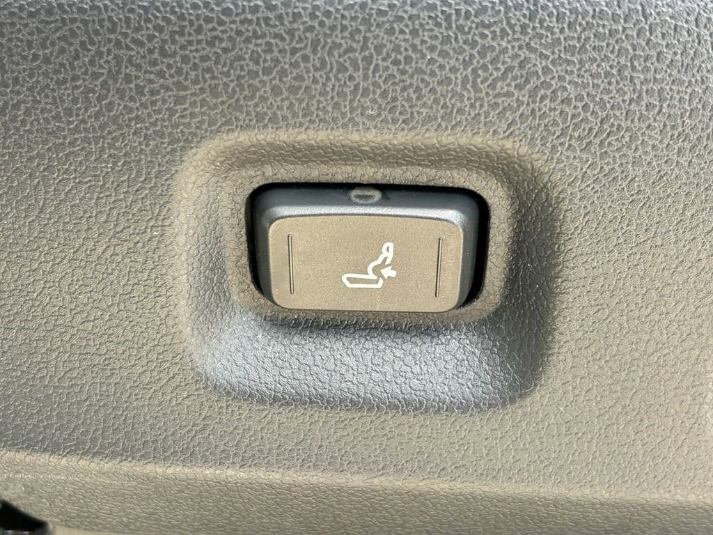 Certified 2025 Toyota Tacoma SR image 21