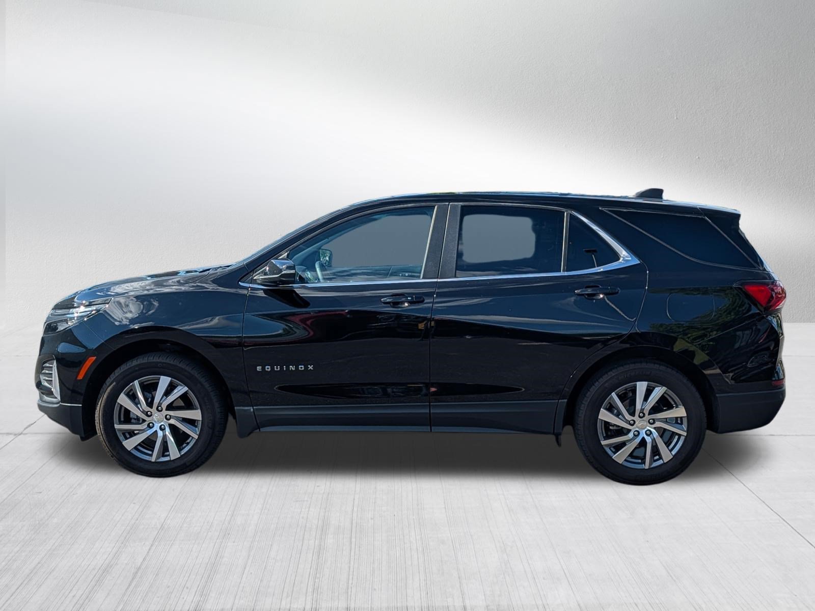Used 2024 Chevrolet Equinox LT AWD/4WD image 4