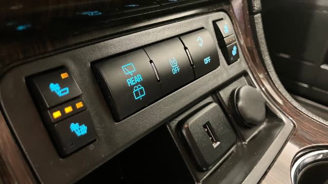 Used 2017 Chevrolet Traverse LT image 28